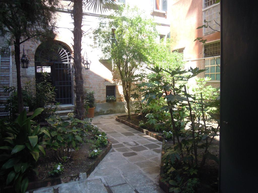 La Residenza 818 Hotel Venetië Buitenkant foto