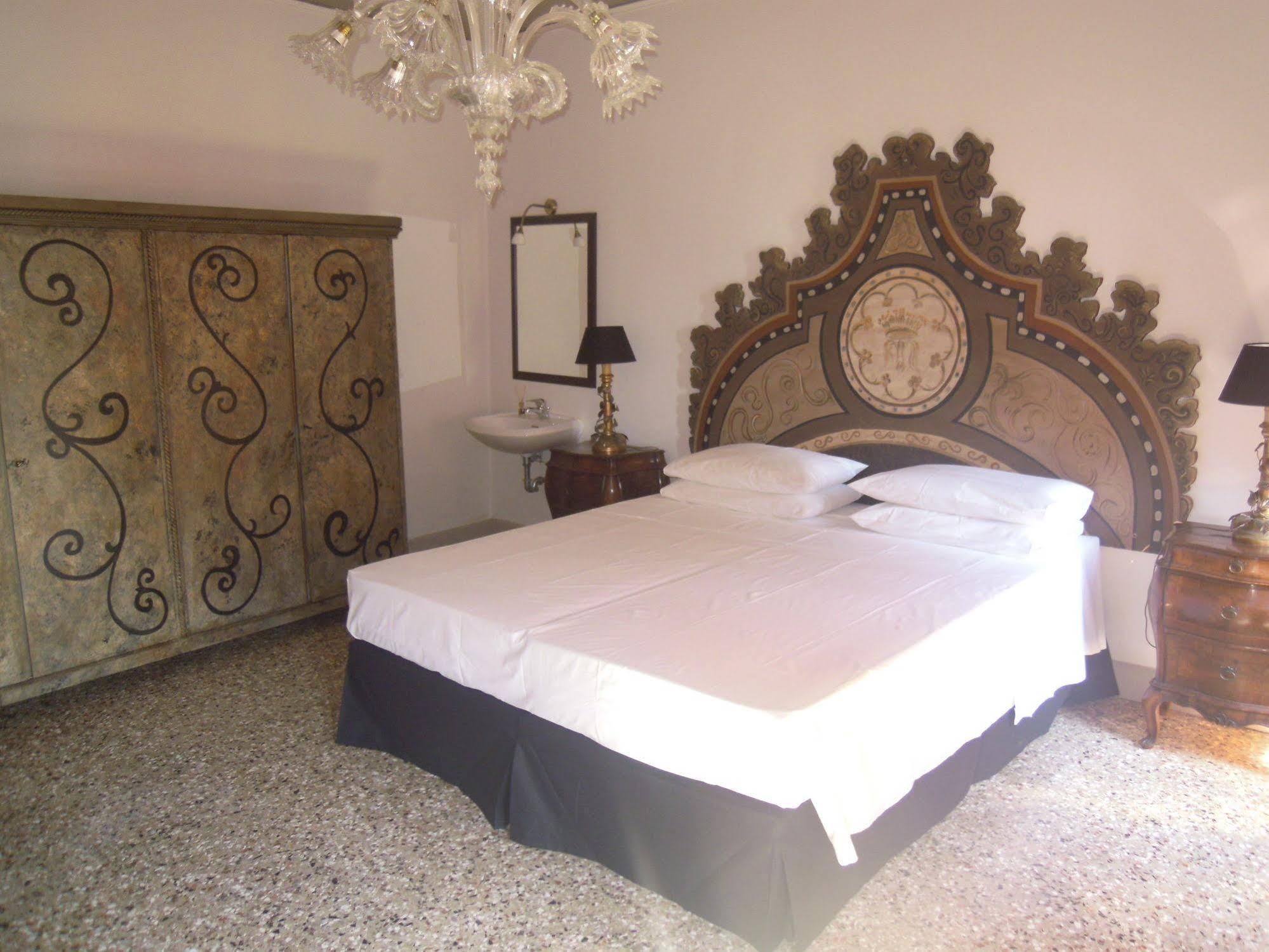 La Residenza 818 Hotel Venetië Buitenkant foto