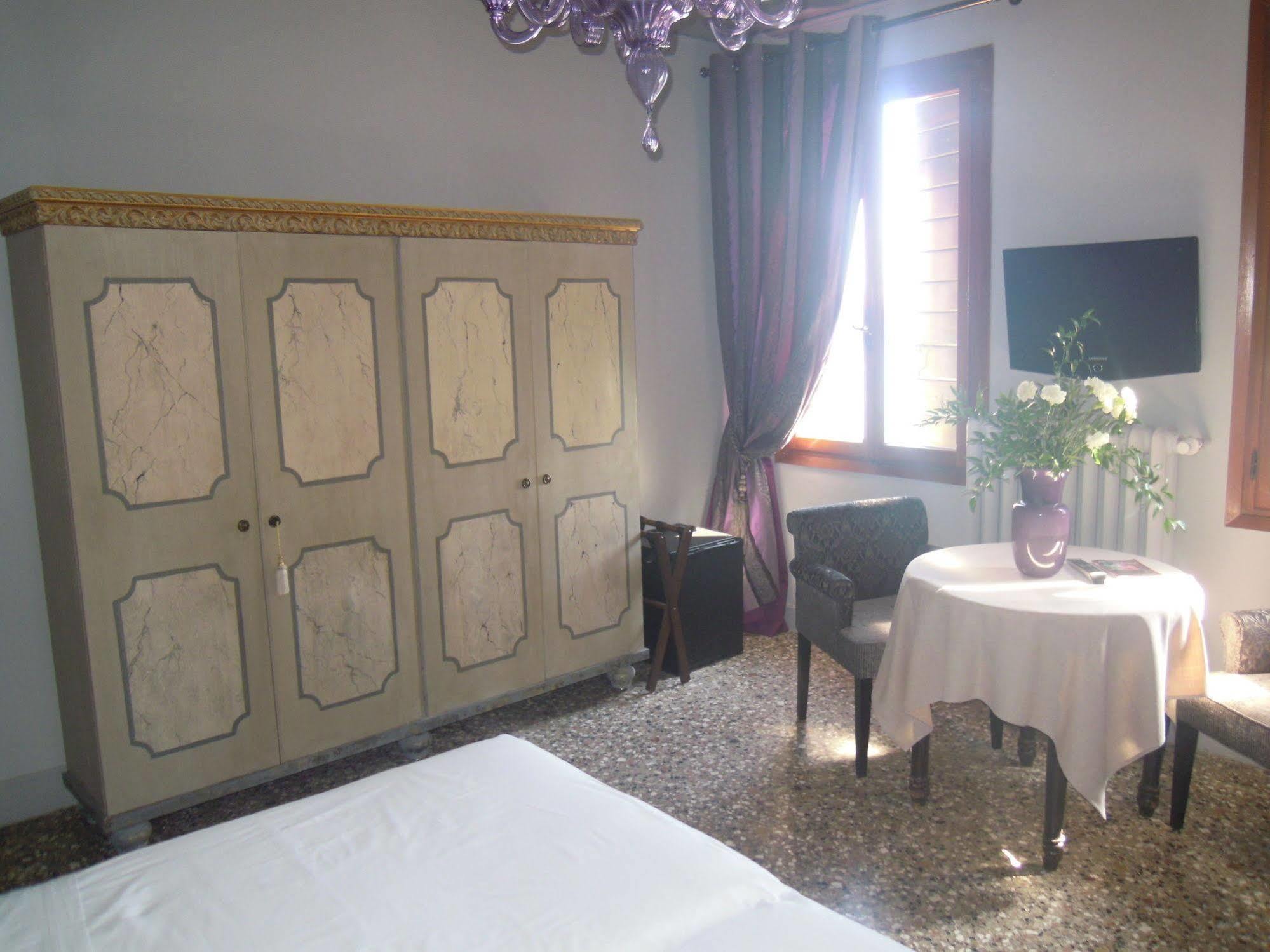 La Residenza 818 Hotel Venetië Buitenkant foto