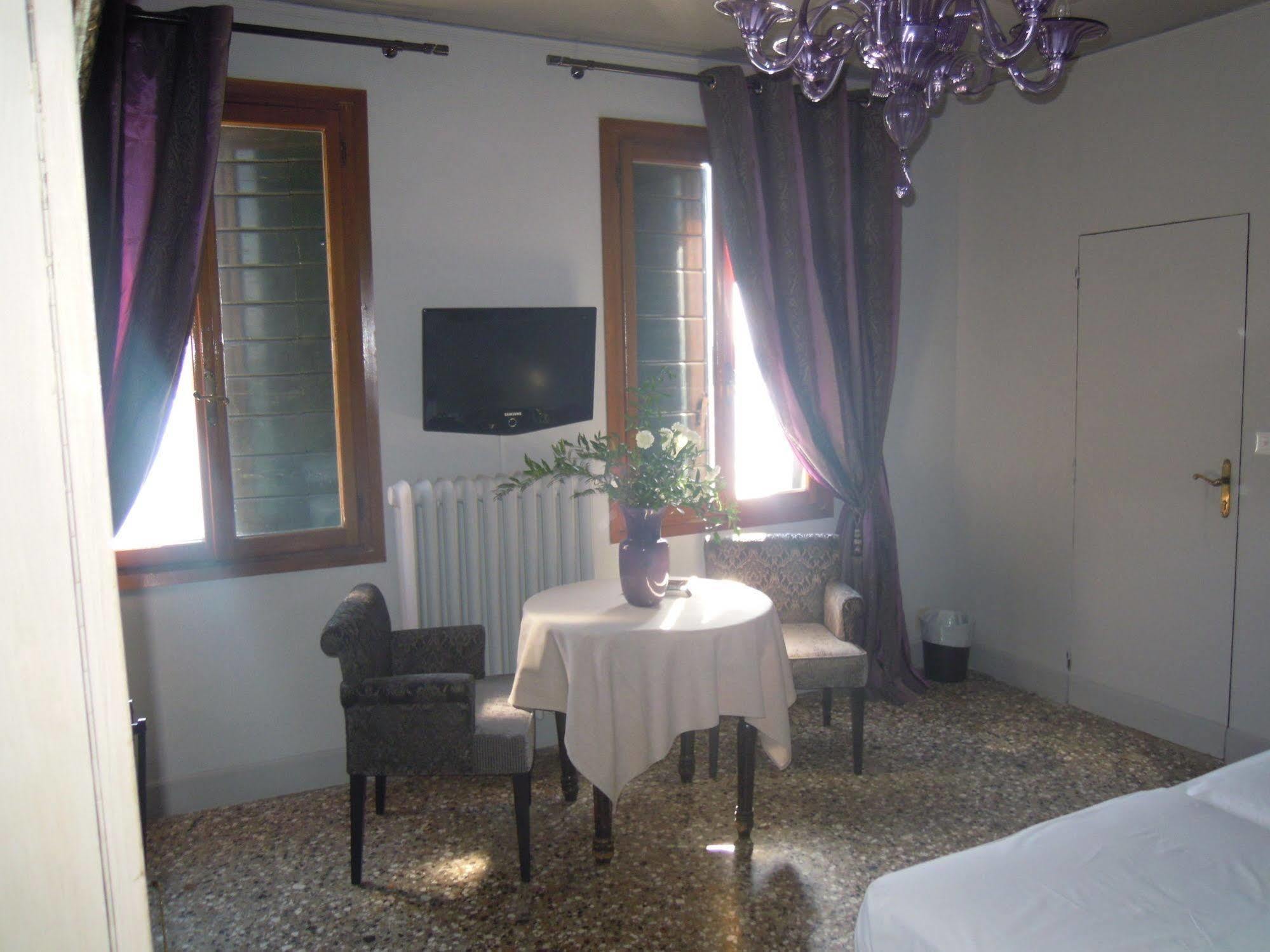 La Residenza 818 Hotel Venetië Buitenkant foto