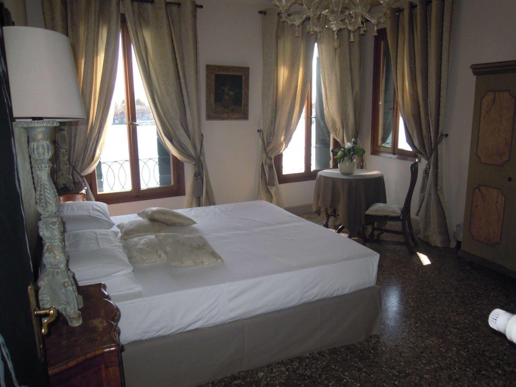La Residenza 818 Hotel Venetië Buitenkant foto